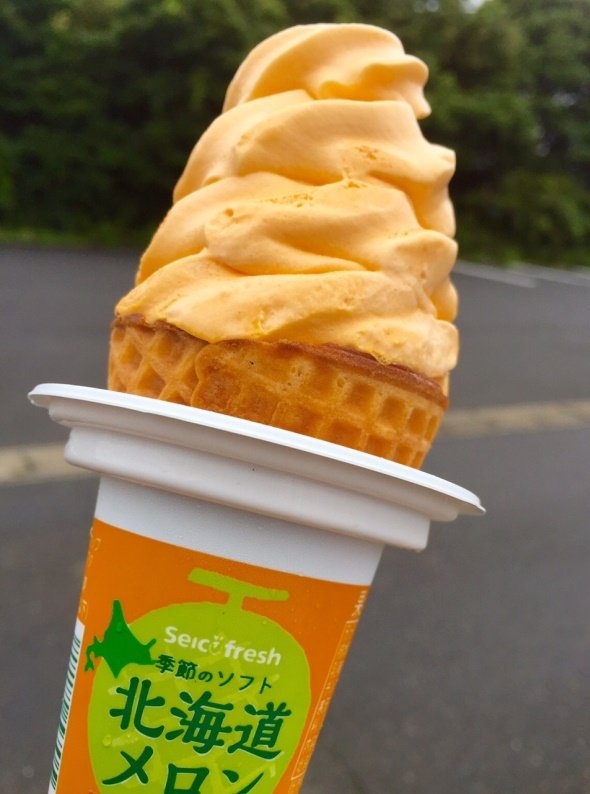 季節のソフト北海道メロン200円