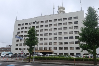 妻に『不同意性交』　市立中学校教師(28)逮捕　妻は「DV被害」で知人宅へ避難していたが…
