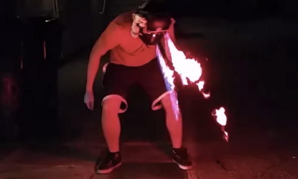 X-MENの「サイクロップス」みたいにビームを出したい！お手製兵器で火炎放射する映像が男のロマンすぎる