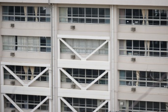 生徒を『床に引き倒す』暴行　中学校教師(60代)懲戒処分　教師は「同じ質問をするので腹が立った」