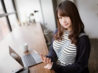 やだ、揺れちゃう……！　胸が大きい女性が「やらないこと」4選