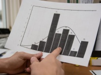 統計学者の4人に1人が、科学者が望む研究結果になるようにデータの操作、改ざんを求められたことがあると回答（アメリカ調査）