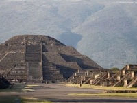 メキシコのピラミッドの地下で秘密のトンネルが発見される（テオティワカン）