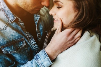 男性がキスするとき「気を使ってる」こと6つ