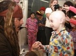 ジャック・スパロウあらわる！　闘病中の子どもたちが笑顔に