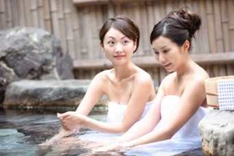 意外に○○が出てる……！　温泉でついほかの女子と比べてしまうカラダのパーツ4選