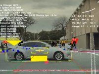 完全自動運転車はどのようにまわりを見ているのか？その視界をターミネーター感覚で見ることができる動画