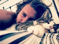 イケメンとイケニャンのツーショットで癒しの相乗効果のご相伴にでもあずかろうか