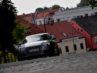 黄色のドイツ車御三家の中でも知的なイメージのアウディ・A4セダン/アバント！Cクラス・3シリーズなど競合モデルとサイズ・燃費・価格を徹底比較！