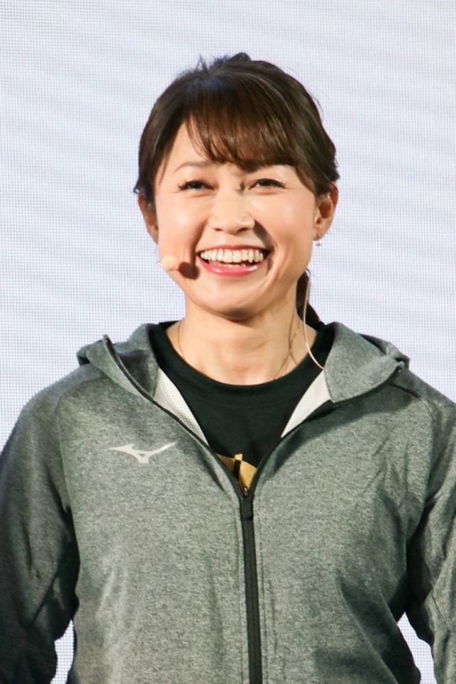 岡崎朋美氏