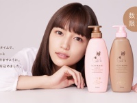 川口春奈のこだわりがギュッ。いち髪・数量限定コラボ商品が発売