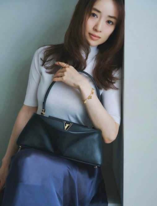 Instagram:泉里香(@rika_izumi_)より