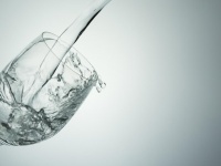 大阪府立大学　世界初、水を一兆分の1mlの微小単位で自在に制御する技術を開発