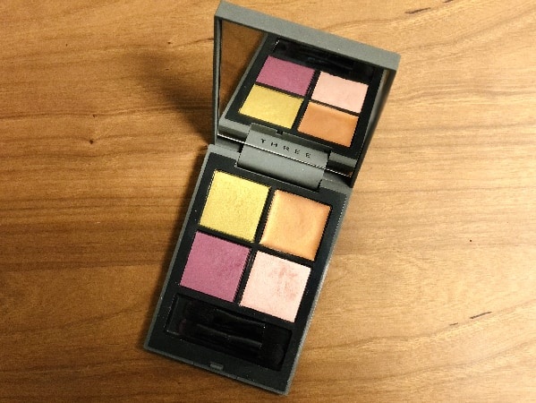 コスメのプロ3人の「運命を変えたコスメ」とは？