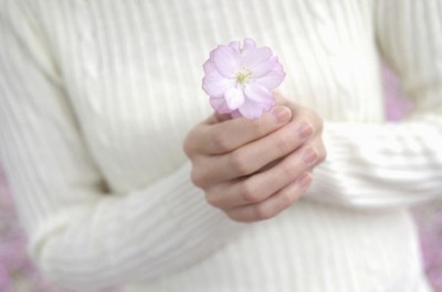 におわないから平気!?　一人暮らし女子が「ニット」を毎回洗わない理由