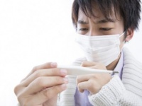 男心を掴むコツ!?　「風邪の看病」VS「おいしい料理」、男性が結婚を意識する瞬間とは？