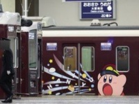 「乗務員さん逃げて〜！！」「食べちゃだめー！」　阪急・大阪梅田で激写された〝奇跡の一瞬〟に6.2万人注目