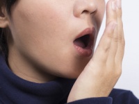 歯周病は口臭の最大の原因（shutterstock.com）