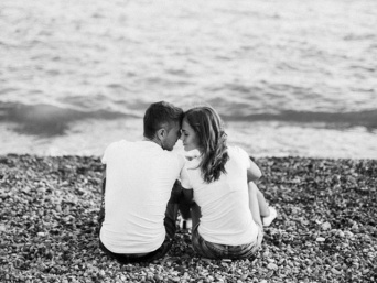 ファーストキスの平均年齢は17.7歳！半数以上が「やり直したい」みんなのキスの思い出