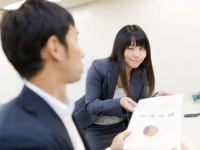 隠れてするのがイイの!!　女子が社内恋愛をした場合に、こっそりやってみたいこと4つ！