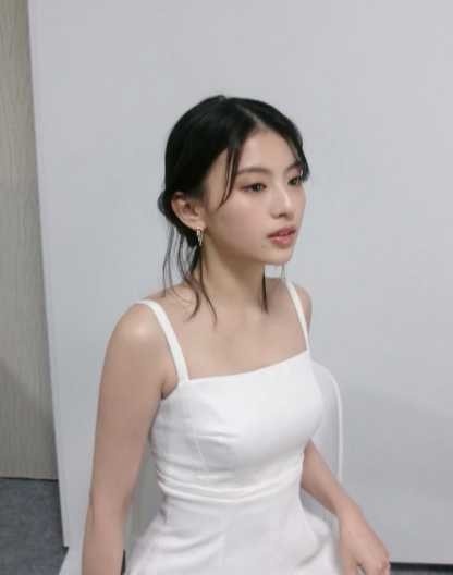 Instagram:出口夏希(@natsuki__deguchi__official)より