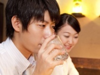 デートで割り勘を提案するのは気まずい？　約60％の男性は……