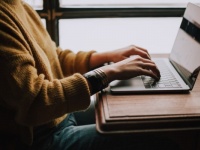 同僚とのランチで「絶対言ってはいけないこと」4つ