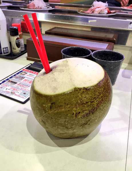 人気回転寿司屋でお寿司を食べない!?　奇想天外メニューを注文してお腹を満たそう！#6