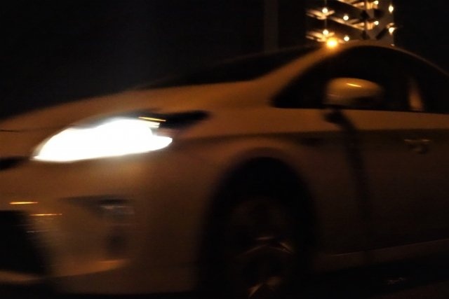 「深夜に暗い海岸線を走っていたら、後ろをピッタリついてくる知らない車。乗ってたヤンチャそうな4人組が窓から私に...」（神奈川県・50代男性）