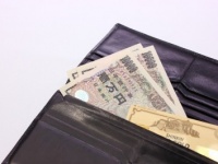 女子ウケ抜群！　好印象なオトコの財布「ポイントカードを入れない」「長財布」