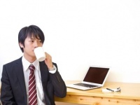 年明けはヤバイ!!　仕事中のオススメ「眠気防止策」6つ！