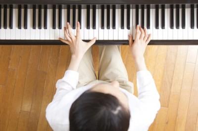 男心をくすぐる？　3割増しで好印象な「女性の趣味」4選