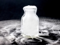 硫酸は犯罪だけでなく自殺にも使われることが（depositphotos.com）