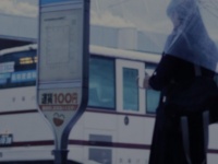 女子高生がバス停でずぶ濡れ、通り過ぎる人に笑われ泣きそう　通り過ぎたお兄さんが走って戻ってきて（鹿児島県・20代女性）