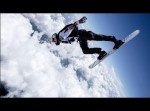 勇猛？　無謀？　雷雲に突撃する『スカイサーフィン』がヤバすぎる！