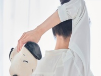 スヌーピーの頭でトレーニング!?　ミズノ、「ピーナッツ」キャラクターのトレーニンググッズ新発売