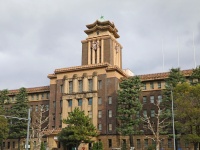 【児童27人分の顔写真入り】　『デジカメ紛失』　市立小学校教諭(20代)の「引き出しから消える…」