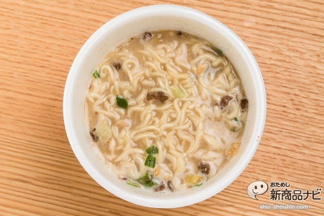 泡立つスーパーカップ豚骨醤油CR5_2623