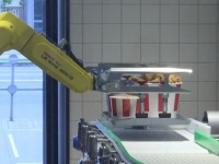 ロシアのKFCがロボットヘルパーを導入。顧客と接触しない「未来のレストラン」をオープン
