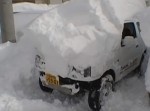 笑うしかない走破能力！　大雪から脱出する『ジムニー』