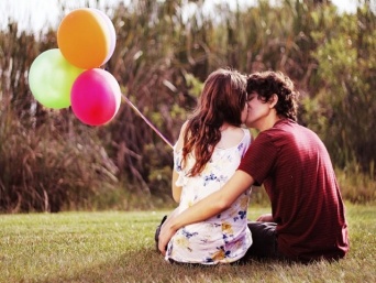 3人に2人が「最近してない」と回答！？大人のキス事情に迫る