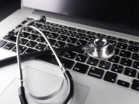 職場だからって安心できない！ ビジネスメールのウイルス対策で気をつけるべきこと3つ