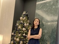 堀田茜、スラっとした美脚がセクシーなドレス姿を投稿。「美しいしか言えん」「脚きれい！」「超セクシー」とファン興奮