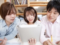 誘惑しないで！　正直「彼氏を紹介したくない」女友だちの特徴4つ
