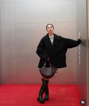 Instagram:蛯原友里(@yuri_ebihara)より