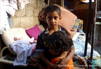 「もっといい明日がきたらいいのに」と話す、10歳のイエメンの男の子。©UNICEF Yemen_2014_Akram Abdulatif