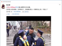 デモを妨害する右翼団体構成員を排除する日本の警察の姿は、中国人にも感銘を与えたようだ