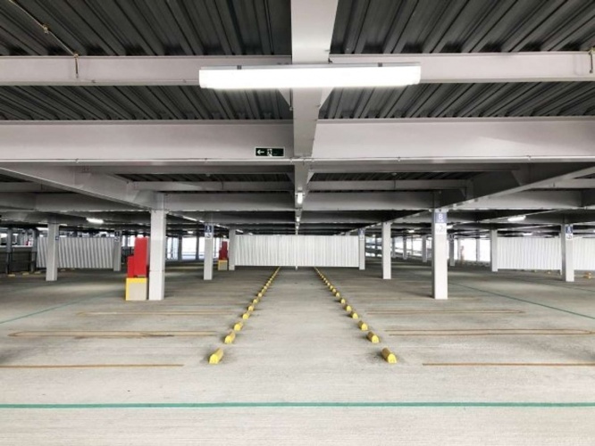 立体駐車場で...（画像はイメージ）