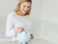 ぶっちゃいくら？30代独身女性スタッフの「貯金」セキララ事情