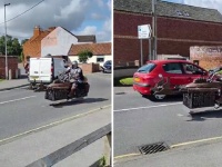 え？空中走行？地面から浮いた状態で走行しているバイクの映像が話題に